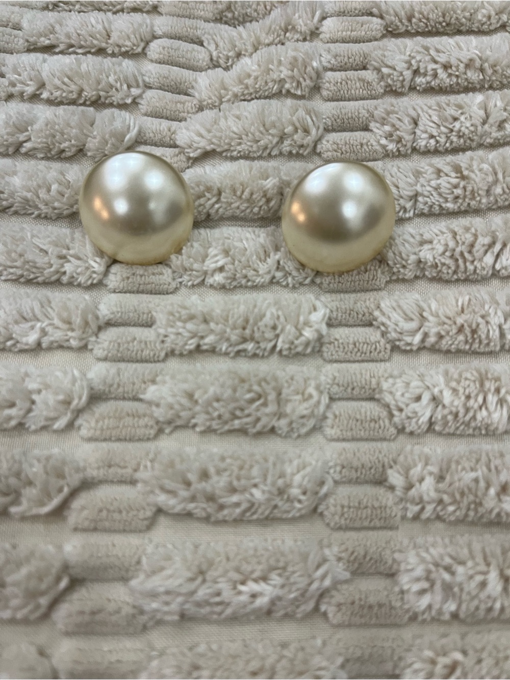 Signed Richelieu Off White Faux Pearl Button Screw Back Earrings Vintage